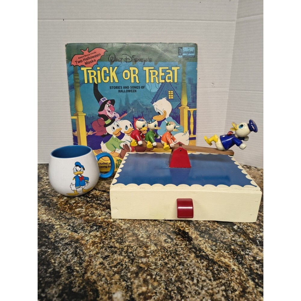 Walt Disney's Trick Or Treat LP Record 1974 Disneyland Rare Musical Jewelry Box